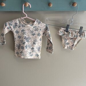 Rylee + Cru Cream Floral Baby swimsuit nwt size 0-3 months